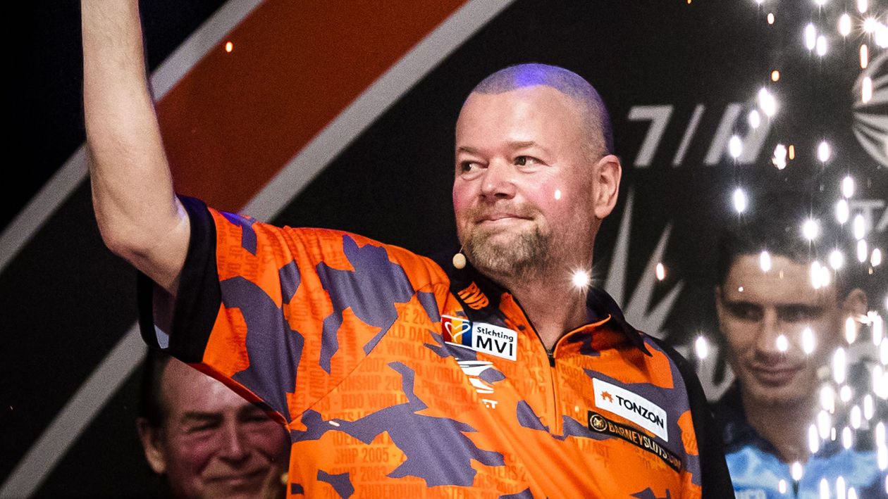 Darts results Raymond van Barneveld qualifies for the Grand Slam of Darts