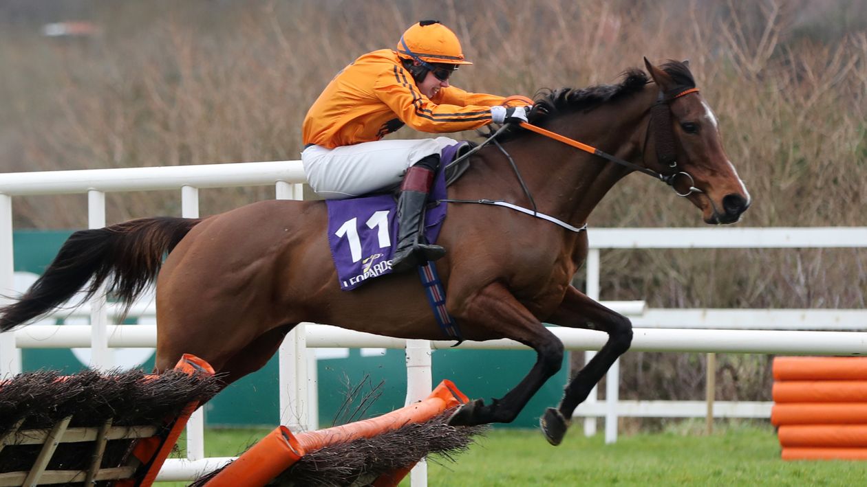 Heaven Help Us wins at 16/1