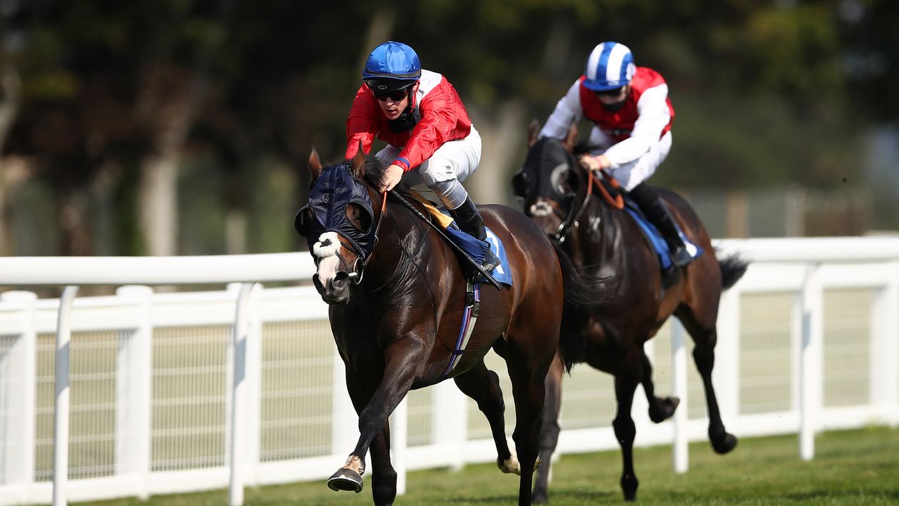 Regal Reality ridden by Richard Kingscote (left)