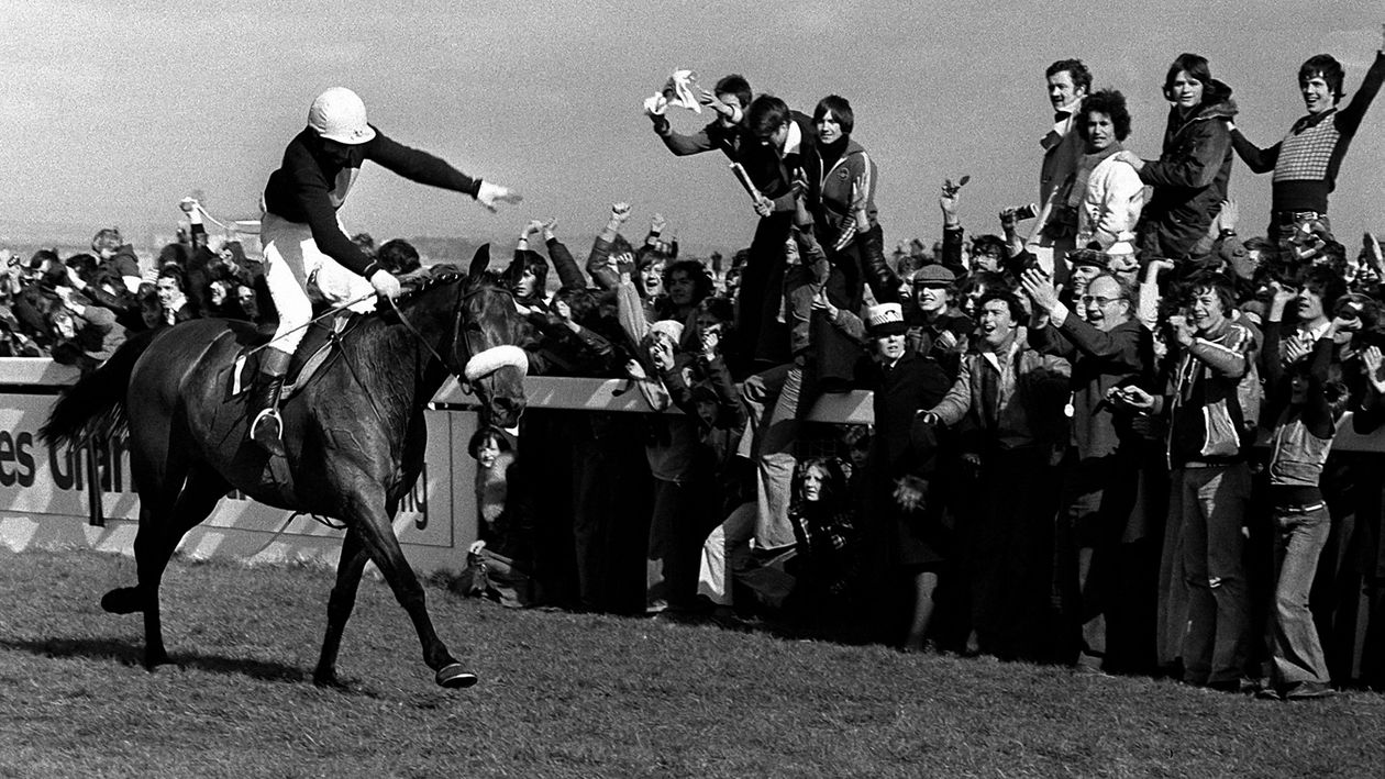 Red Rum makes Grand National history in 1977