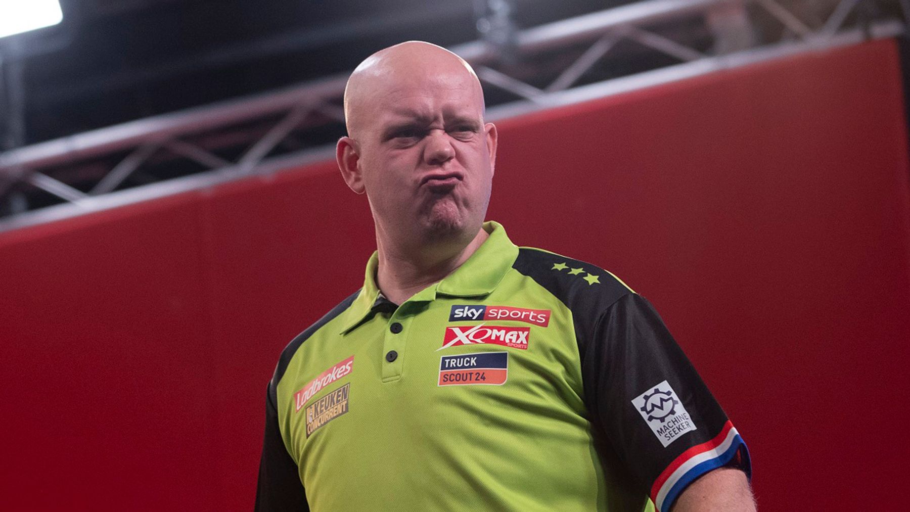 World Darts Championship: £100,000 bonus for a player who hits two nine