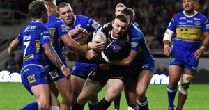 Jackson Hastings takes on the Leeds defence