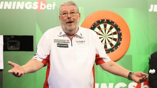 Martin Adams (onlinedarts.com)