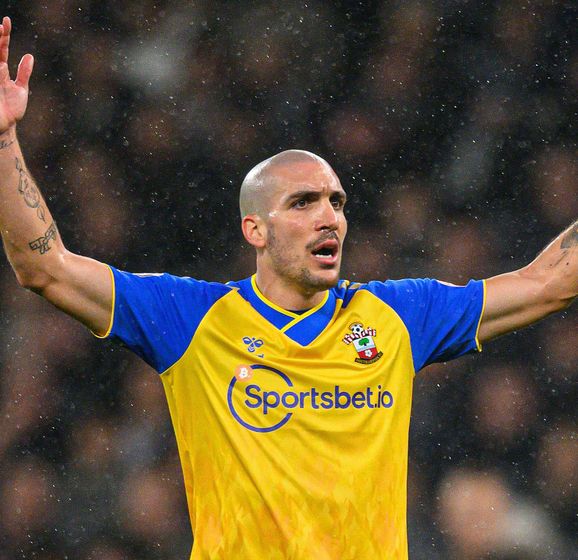 Former Southampton midfielder Oriol Romeu joins Barcelona