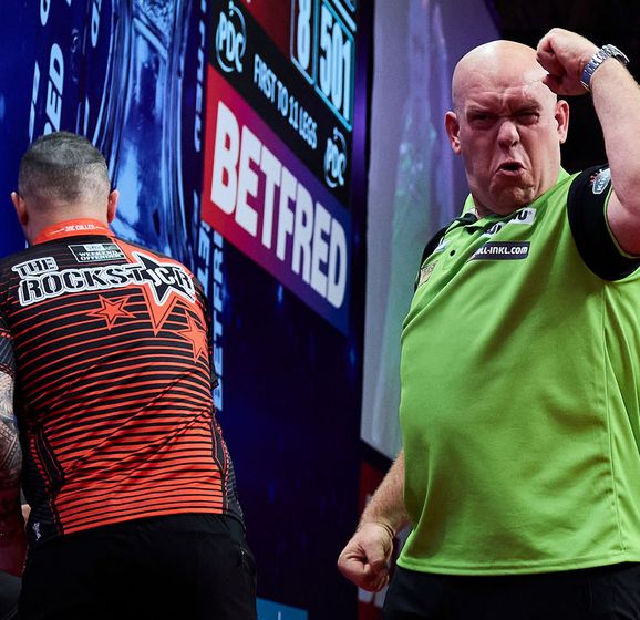 Darts results Michael van Gerwen reaches World Matchplay quarter