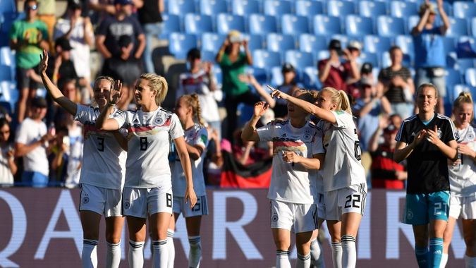 Women's World Cup: Germany advance after easy win