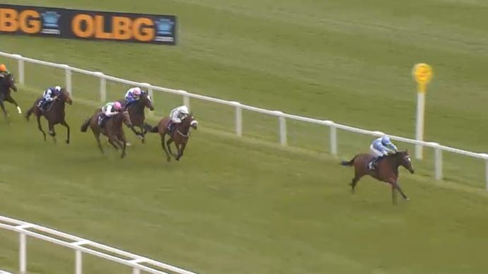 I'm The One streaks clear at Newbury