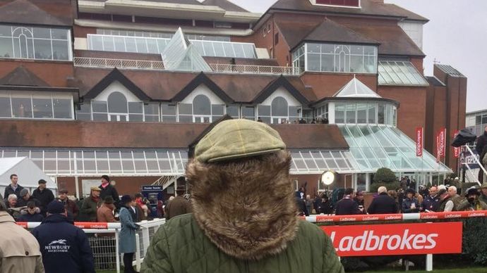 The Daily Mirror's Dave Yates wraps up warm...