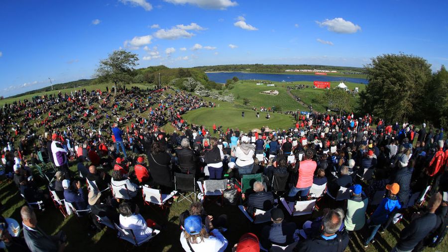 'Himmerland Hill' surrounds the 16th green