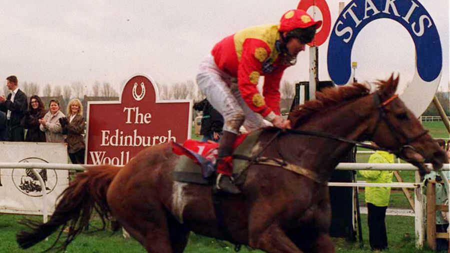 Moorcroft Boy wins the Scottish National