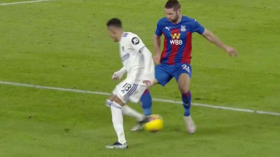 Raphinha: Leeds United ace nutmegs Crystal Palace's Gary Cahill with stunning piece of skill