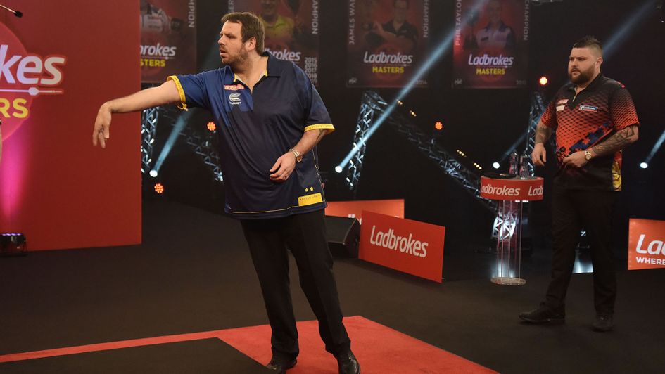 Adrian Lewis against Michael Smith (Picture: Lawrence Lustig/PDC)