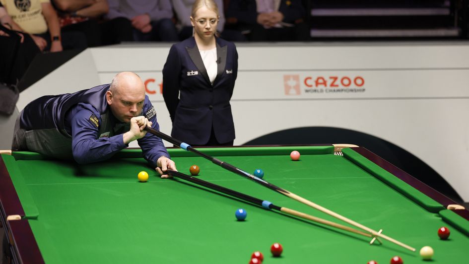 Stuart Bingham back to form at his beloved Crucible