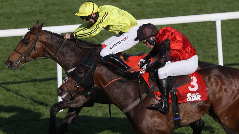 David Maxwell (right) drives Bob And Co to a narrow victory