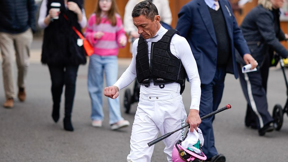 Frankie Dettori returns after being unshipped from Chaldean