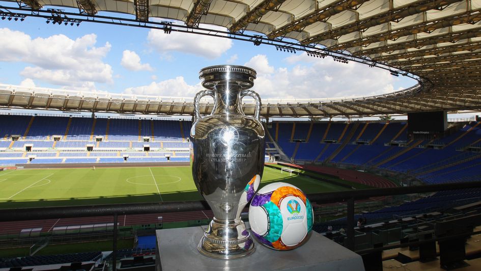 Euro 2020 trophy and match ball