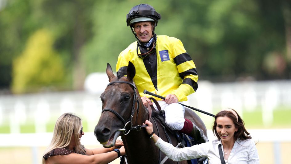 Hugh Bowman returns in triumph on Vintage Clarets