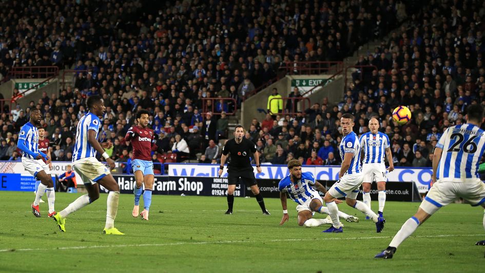 Felipe Anderson scores West Ham's equaliser at Huddersfield