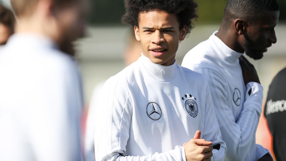 Leroy Sane (centre)
