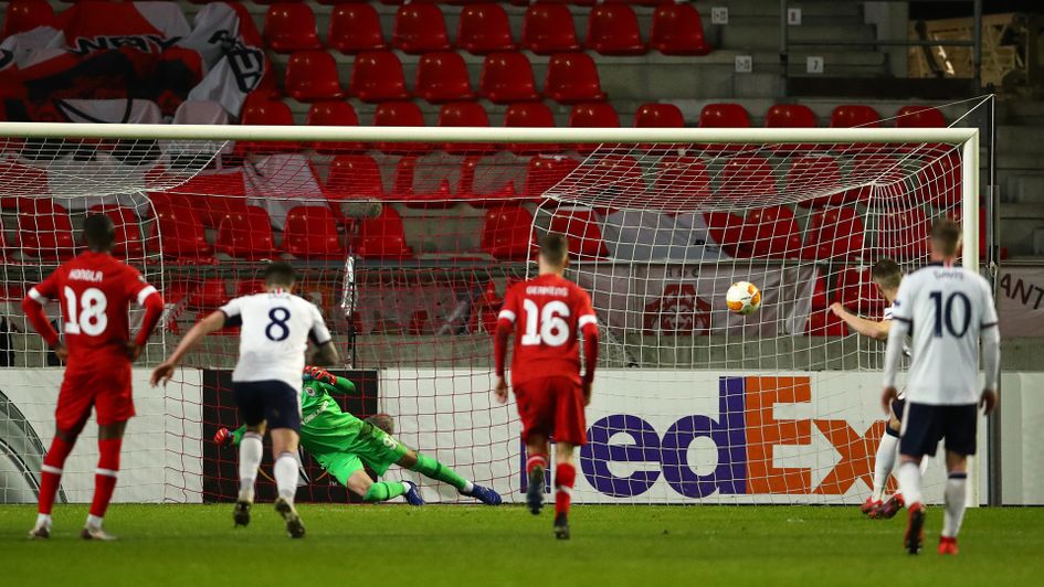 Borna Barisic scores his penalty against Antwerp