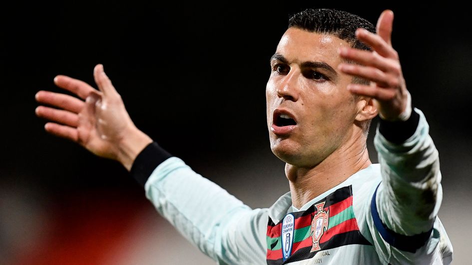 Cristiano Ronaldo starts for Portugal against Spain