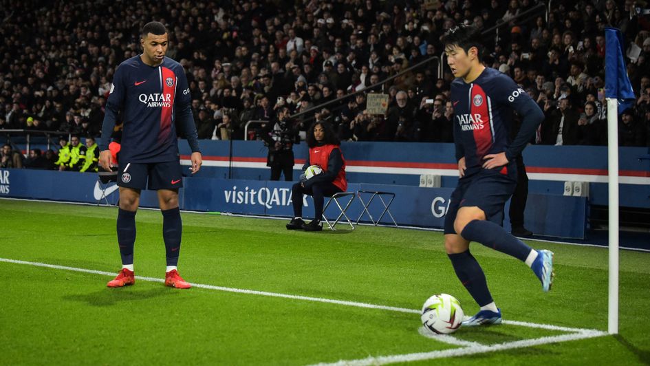 PSG take a corner