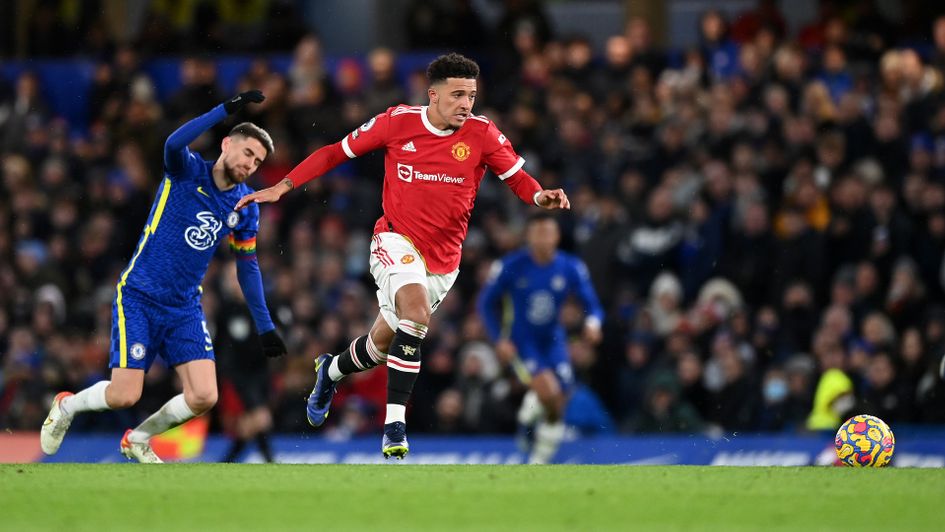 Manchester United held on for a point at Stamford Bridge, drawing 1-1 with Chelsea