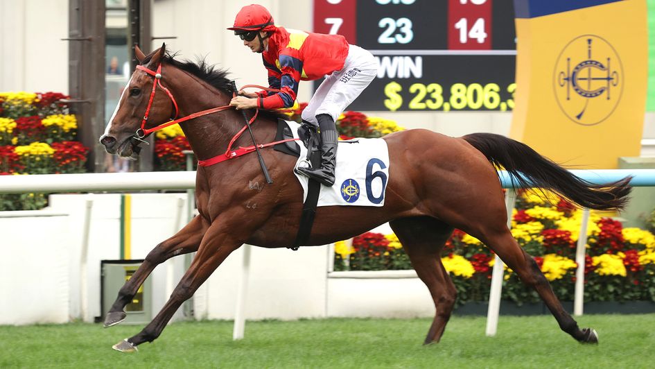 Smart Golf and Harry Bentley surge clear