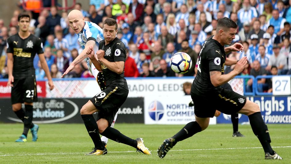 Aaron Mooy scores for Huddersfield against Newcastle