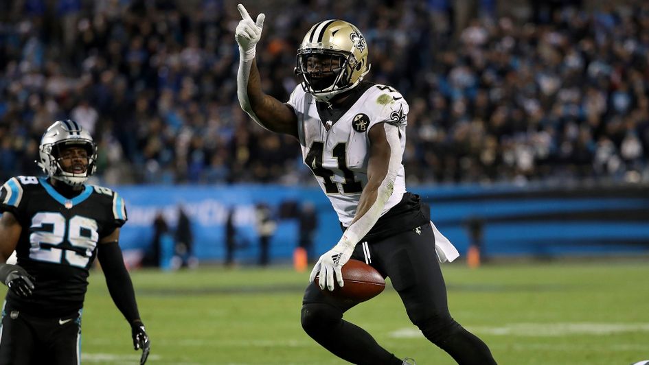 Alvin Kamara celebrates his touchdown