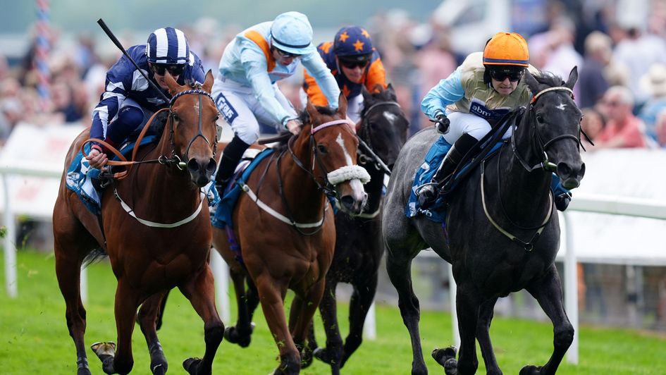 Betty Clover wins the Marygate at York
