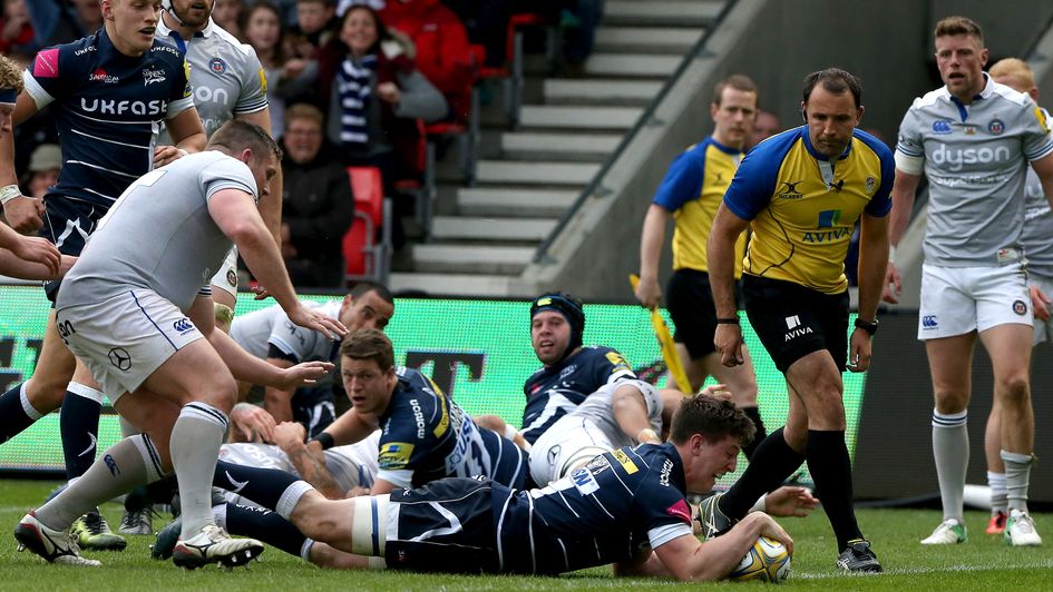 Ben Curry touches down