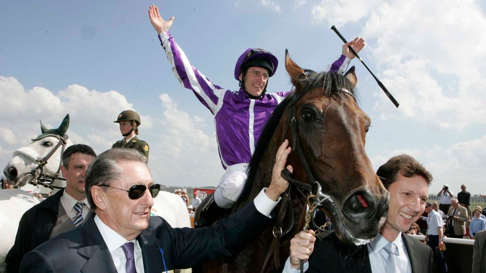 Johnny Murtagh celebrates on Fame And Glory