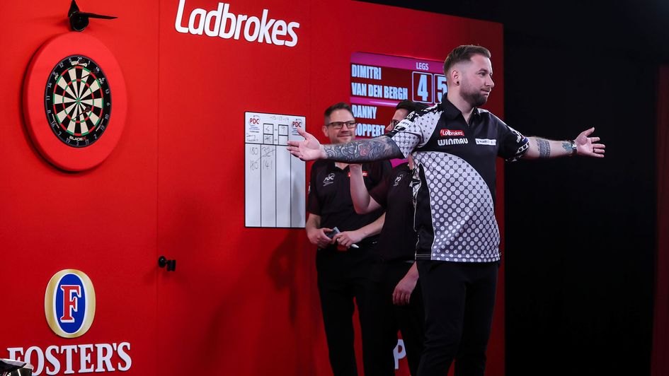 Danny Noppert hits a nine-dart finish (Picture: PDC)