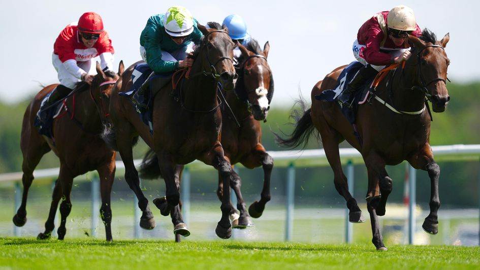 Dreamasar (right) gets on top under Kieran Shoemark