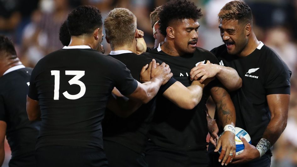 Ardie Savea celebrates his try