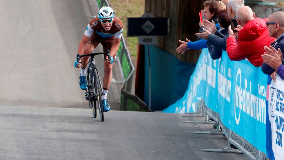 Nans Peters rides the last sprint to win stage 17 of Giro d'Italia