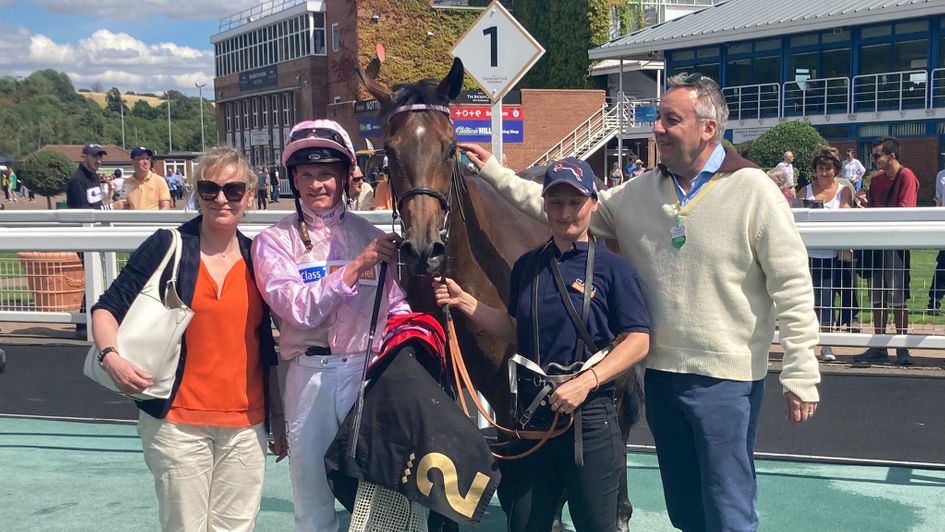 Polly Pott with jockey Rob Hornby and winning connections