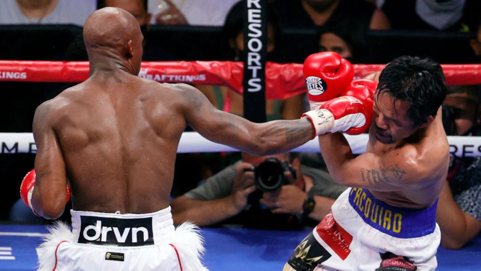 Yordenis Ugas lands another heavy right