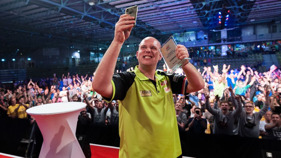 Michael van Gerwen celebrates his triumph (Kelly Deckers, PDC Europe)