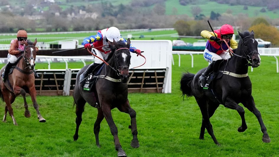 Alexei (right( - goes to the front in the Greatwood