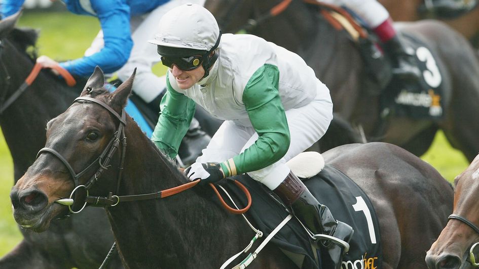 Attraction winning the 1000 Guineas
