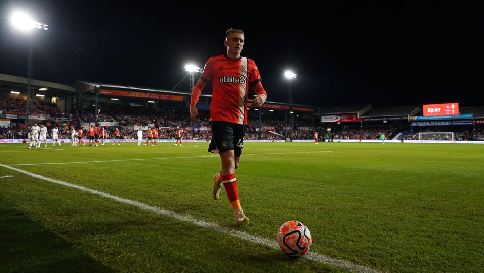 Luton Town's Alfie Doughty prepares to take a corner