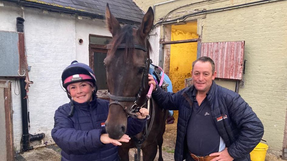 Louisa Allen and Richard Farmer with Going Gone