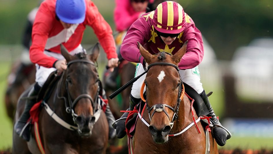 Minella Indo toughs it out under Rachael Blackmore