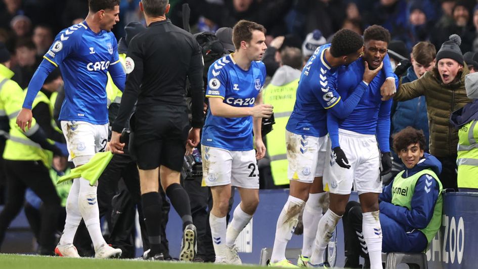 Everton players celebrate after Demarai Gray's winning goal