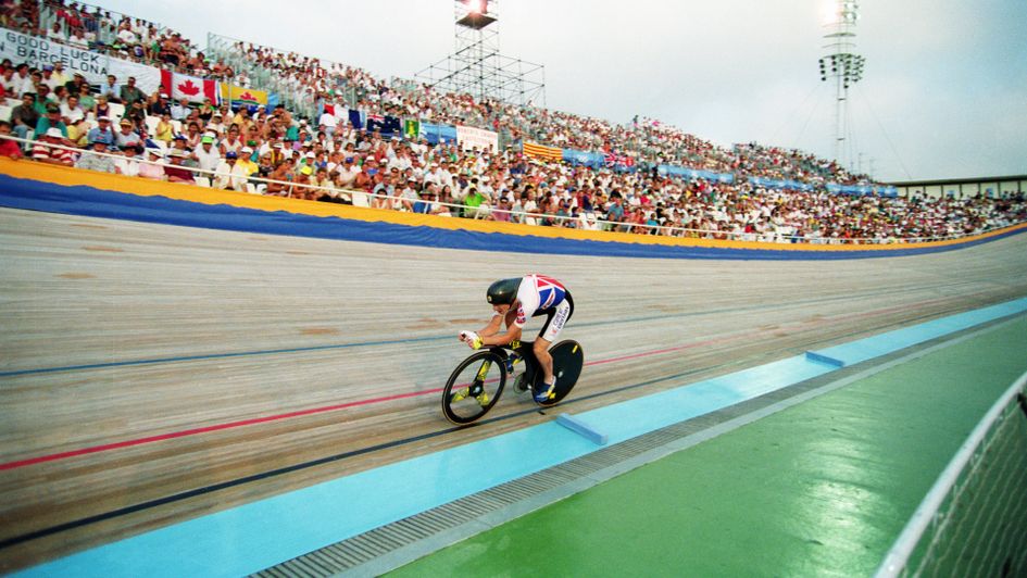 Chris Boardman wins gold in 1992