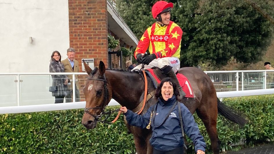 Dalamoi returns to the winners' enclosure