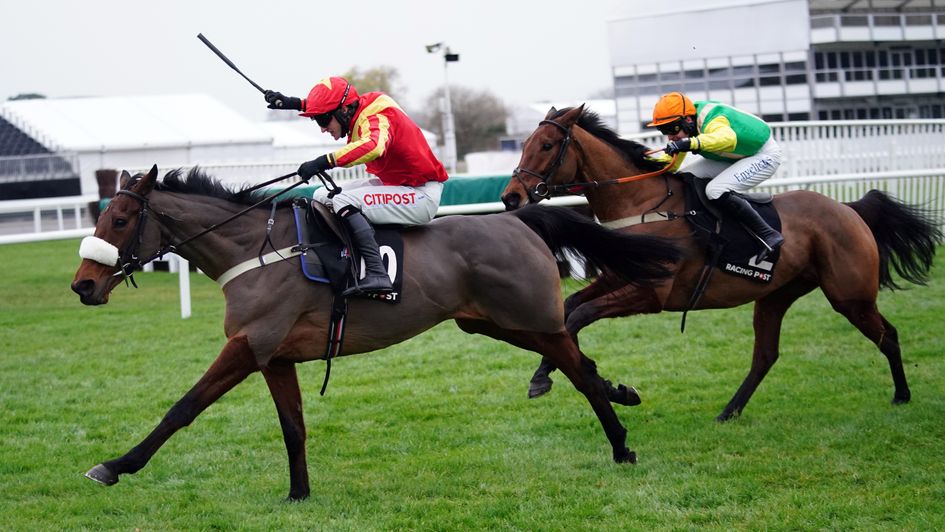 Coole Cody has the measure of old rival Midnight Shadow