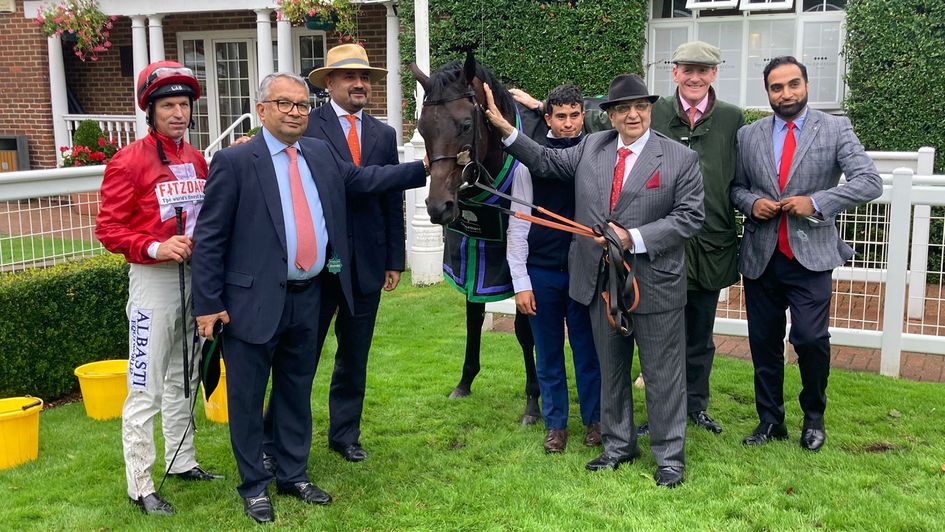 Chindit pictured with connections at Sandown